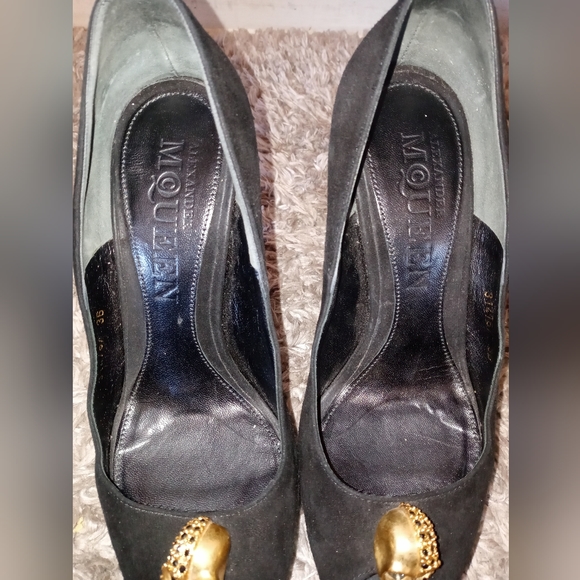 Alexander McQueen Black Suede Peep Toe Skull Platform Shoes - Picture 4 of 4